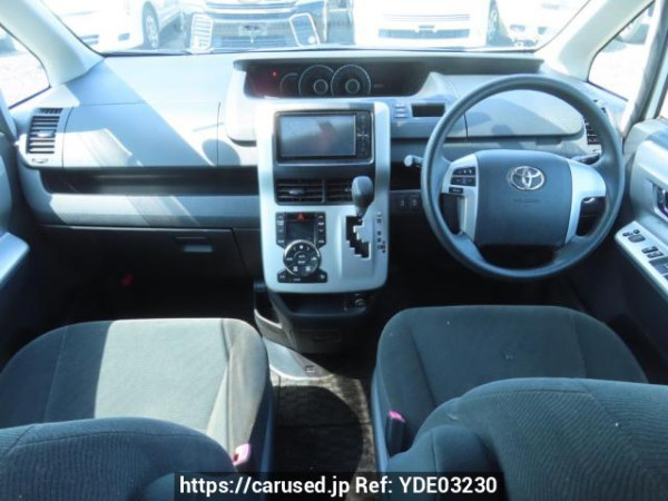 Used 2011 AT toyota noah ZRR70G Image[22]