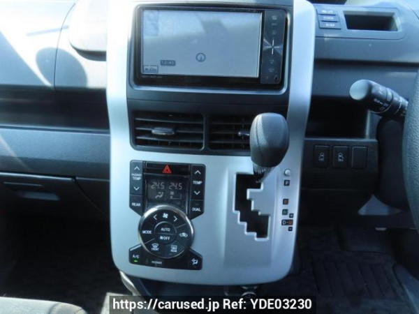 Used 2011 AT toyota noah ZRR70G Image[24]