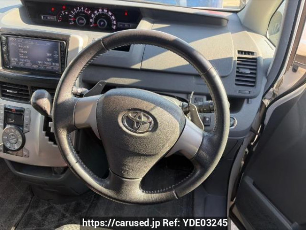 Used 2007 AT toyota noah ZRR70W Image[13]