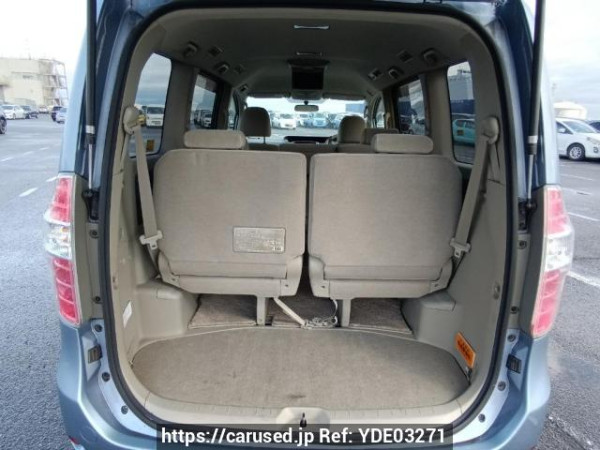 Used 2007 AT toyota noah ZRR70G Image[8]