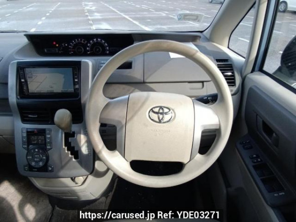 Used 2007 AT toyota noah ZRR70G Image[18]