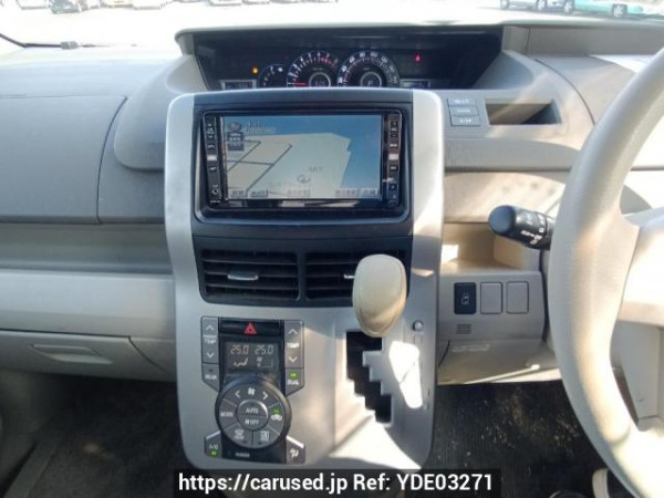 Used 2007 AT toyota noah ZRR70G Image[19]