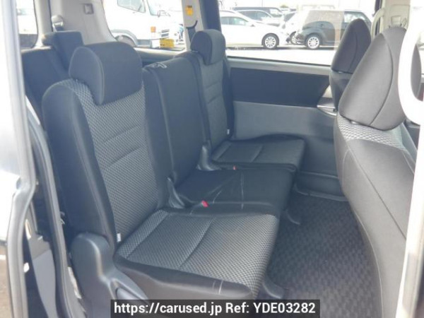 Used 2007 AT toyota noah ZRR70W Image[15]