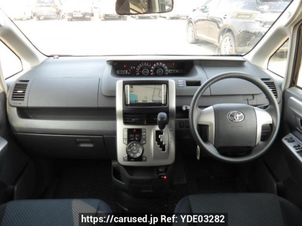 Used 2007 AT toyota noah ZRR70W Image[18]