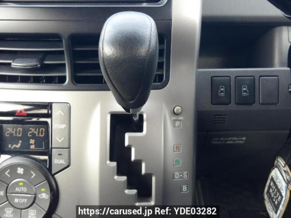 Used 2007 AT toyota noah ZRR70W Image[26]