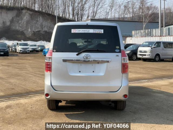 Used 2010 AT toyota noah ZRR75G Image[5]