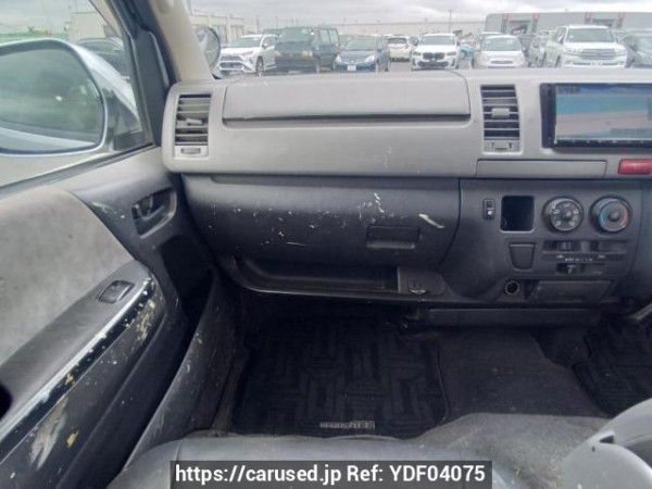 Used 2006 AT toyota regiusace-van KDH205V Image[18]