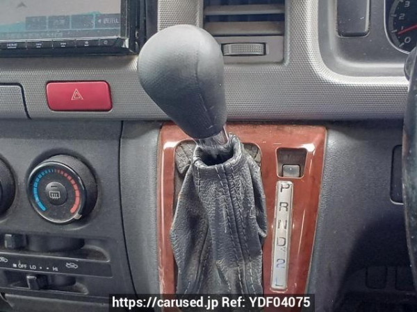 Used 2006 AT toyota regiusace-van KDH205V Image[23]