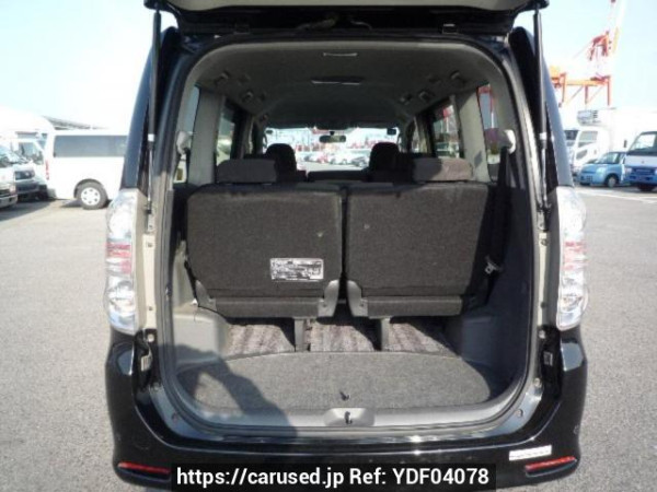 Used 2010 AT toyota voxy ZRR70W Image[6]