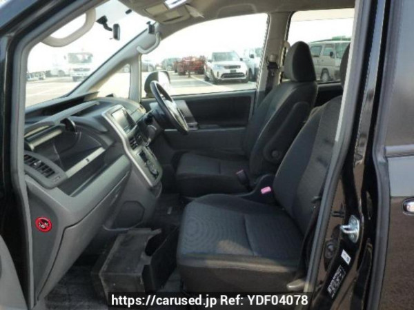 Used 2010 AT toyota voxy ZRR70W Image[10]