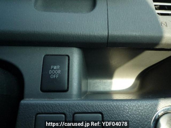 Used 2010 AT toyota voxy ZRR70W Image[25]