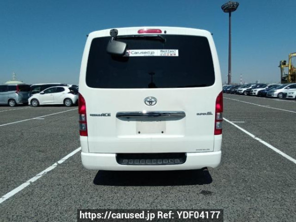 Used 2006 AT toyota regiusace-van TRH200V Image[5]