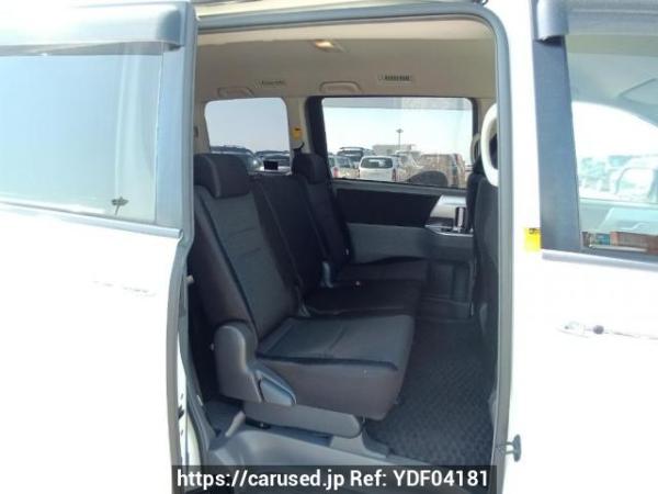 Used 2008 AT toyota voxy ZRR70W Image[14]