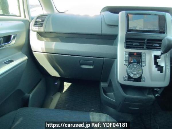 Used 2008 AT toyota voxy ZRR70W Image[18]