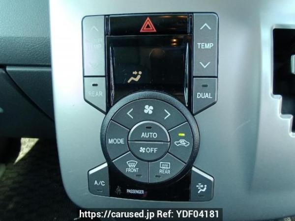Used 2008 AT toyota voxy ZRR70W Image[25]