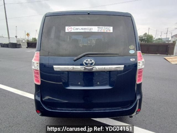 Used 2007 AT toyota noah ZRR70G Image[5]