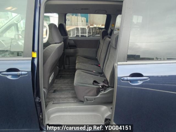 Used 2007 AT toyota noah ZRR70G Image[16]