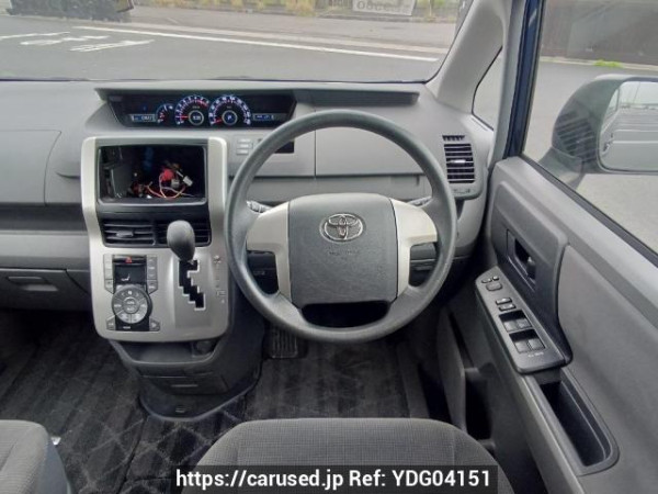 Used 2007 AT toyota noah ZRR70G Image[20]