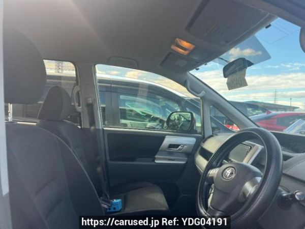 Used 2009 AT toyota voxy ZRR70W Image[11]