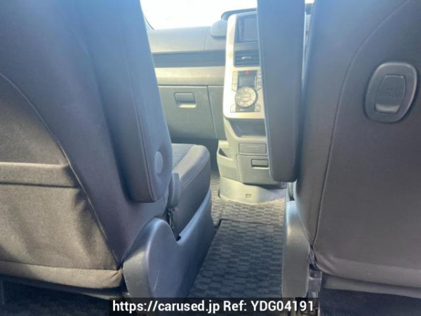 Used 2009 AT toyota voxy ZRR70W Image[14]