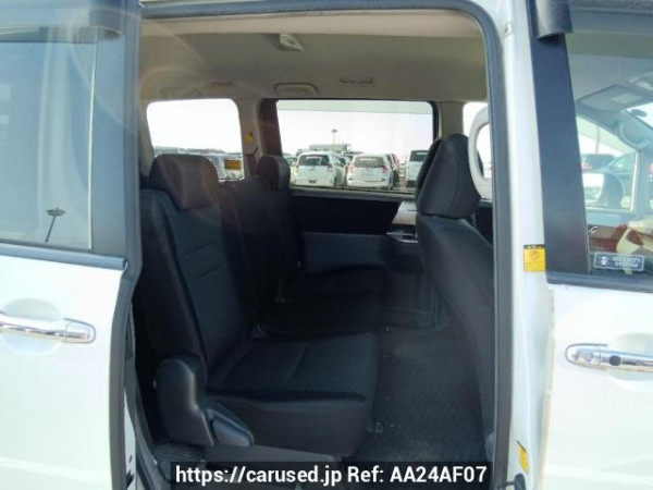 Used 2009 AT toyota voxy ZRR70W Image[13]