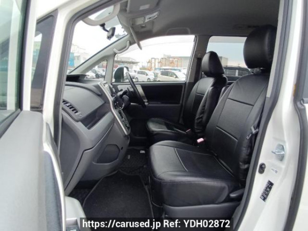 Used 2008 AT toyota voxy ZRR70W Image[13]