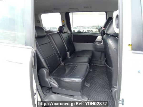 Used 2008 AT toyota voxy ZRR70W Image[14]
