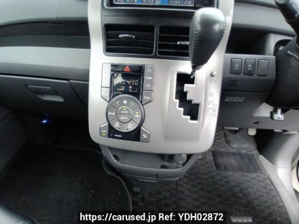 Used 2008 AT toyota voxy ZRR70W Image[24]