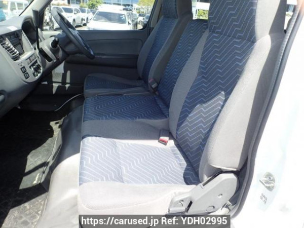 Used 2005 AT nissan caravan-bus DWMGE25 Image[17]