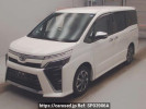 Toyota Voxy ZRR80W