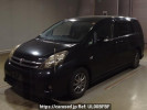 Toyota Isis ZGM10W