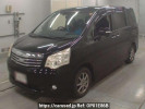Toyota Noah ZRR70G