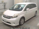 Toyota Isis ZGM10W