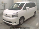 Toyota Voxy ZRR70G