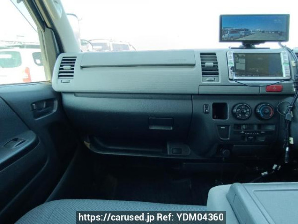 Used 2006 AT toyota regiusace-van KDH200V Image[17]