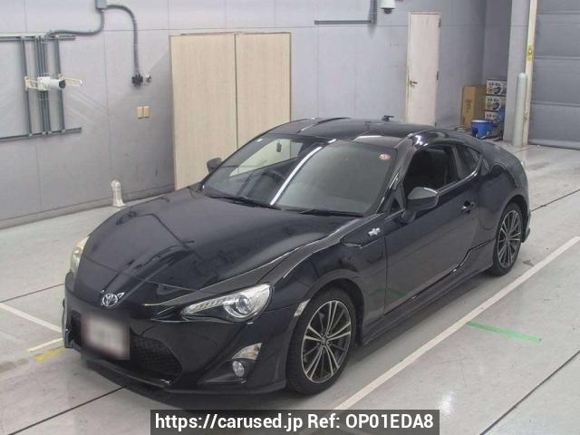 Buy Used 2012 Toyota 86 ZN6 (OP01EDA8) - Carused.jp