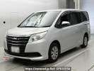 Toyota Noah ZRR80Gカイ