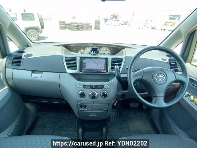 Buy Used 2002 Toyota Voxy AZR60G (YDN02202) - Carused.jp