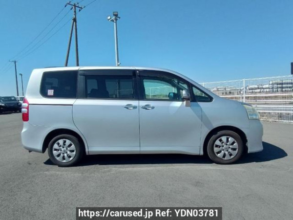 Used 2011 AT toyota noah ZRR70G Image[7]