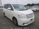 Toyota Noah ZRR70G