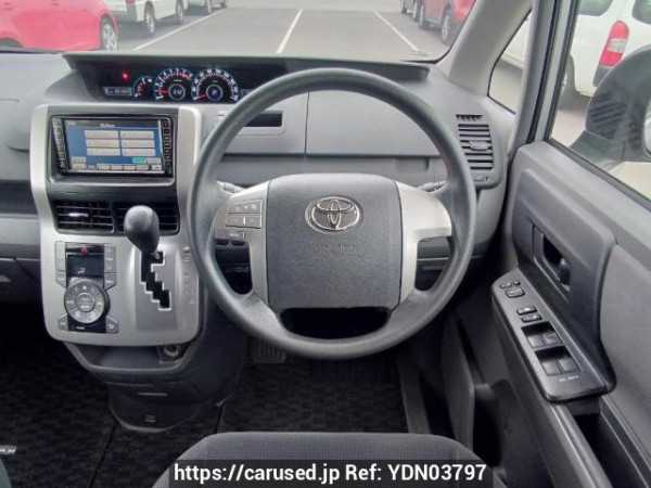 Used 2009 AT toyota noah ZRR75G Image[19]