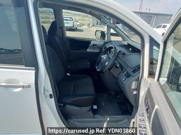 Used 2009 AT toyota voxy ZRR70W Image[12]