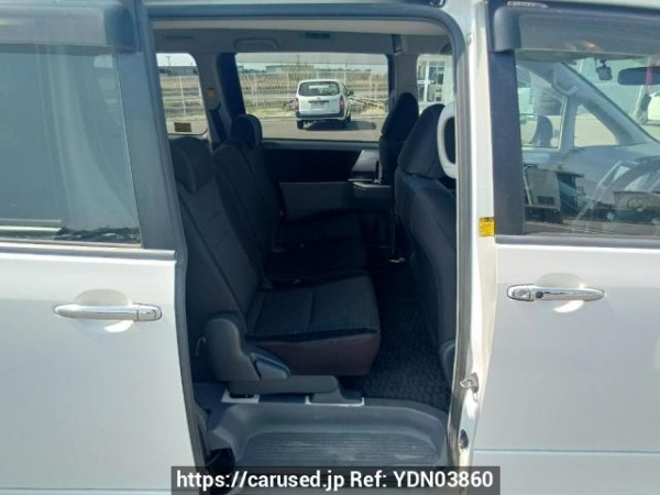Used 2009 AT toyota voxy ZRR70W Image[14]