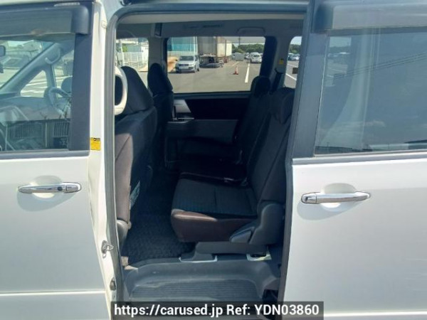 Used 2009 AT toyota voxy ZRR70W Image[15]