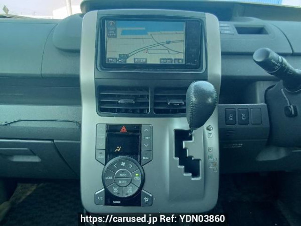 Used 2009 AT toyota voxy ZRR70W Image[23]