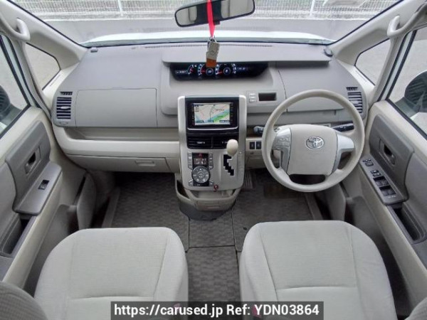Used 2009 AT toyota noah ZRR70G Image[18]