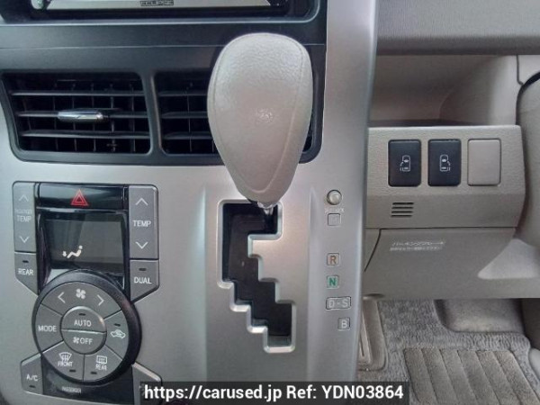 Used 2009 AT toyota noah ZRR70G Image[26]