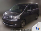 Toyota Noah ZRR70G