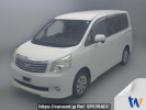 Toyota Noah ZRR70G
