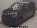 Toyota Voxy ZRR70G